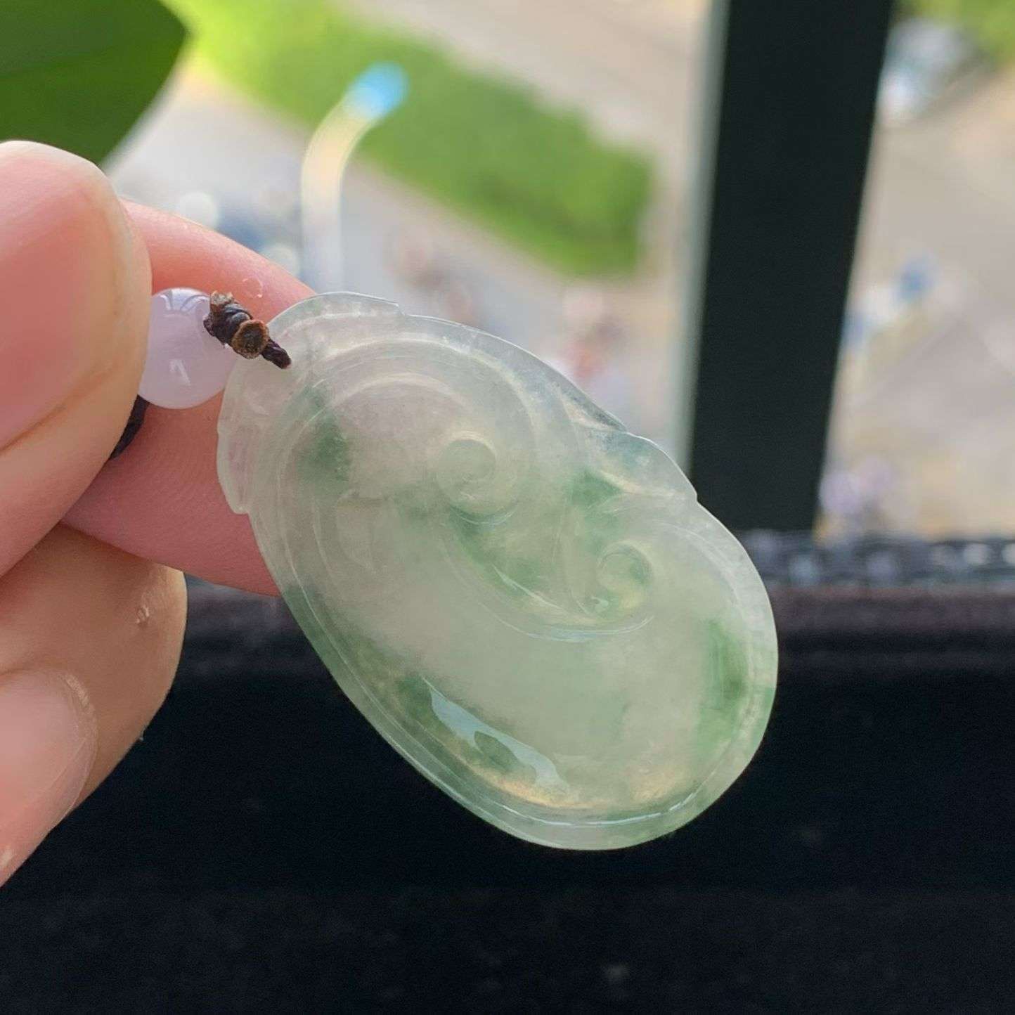 A货天然翡翠冰糯种飘花如意吊坠重量4.47
4月14日