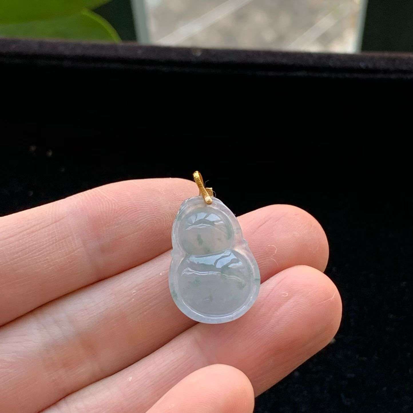 A货天然翡翠冰糯种18k飘花紫罗兰葫芦吊坠重量3.68
4月15日