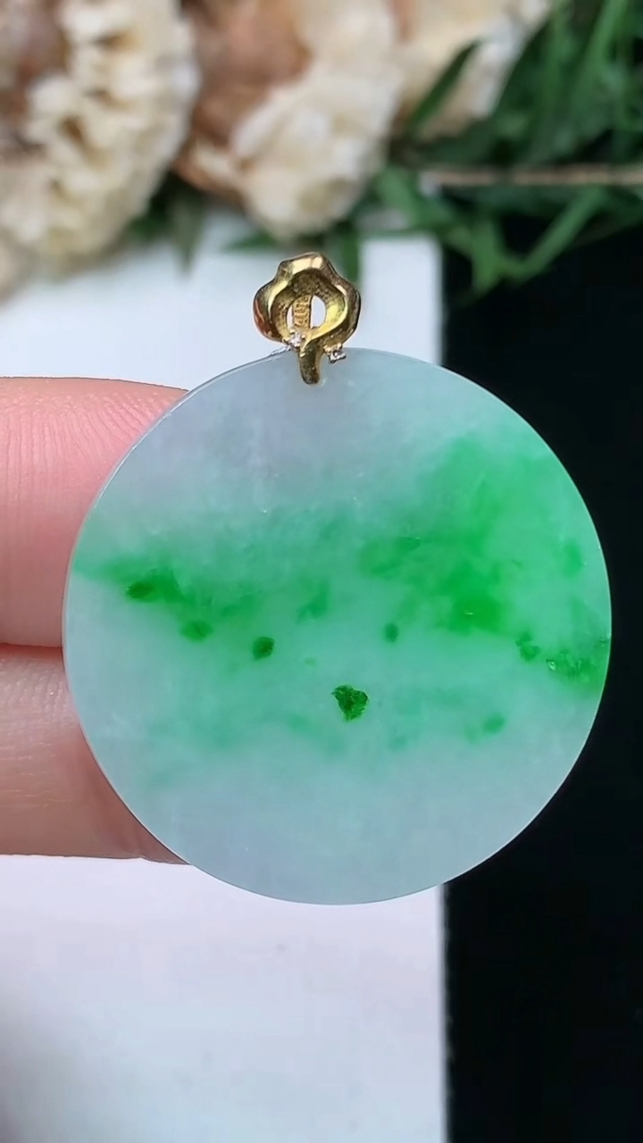 天然A货翡翠无事牌吊坠，尺寸26.4-27，重量:5.12g
4月15日