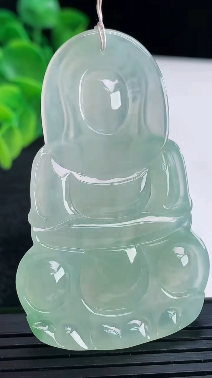天然A货翡翠观音菩萨吊坠尺寸59.8-37.5-5.5重量:22.34g
4月15日
