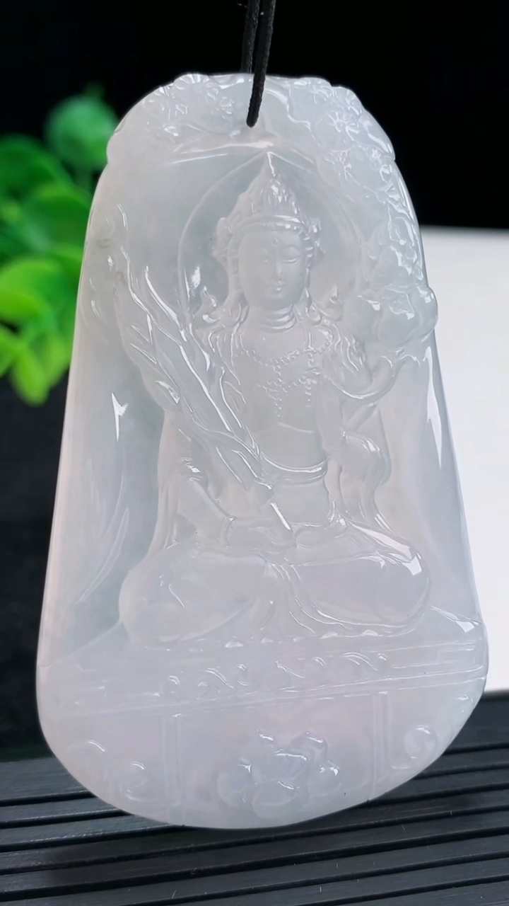 天然A货翡翠虚空藏菩萨吊坠尺寸725-45.6-5.1重量:39.53g
4月15日