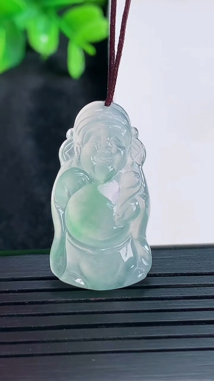 天然A货翡翠财神爷吊坠尺寸30.9-16.5-4.2重量:4.06g
4月15日