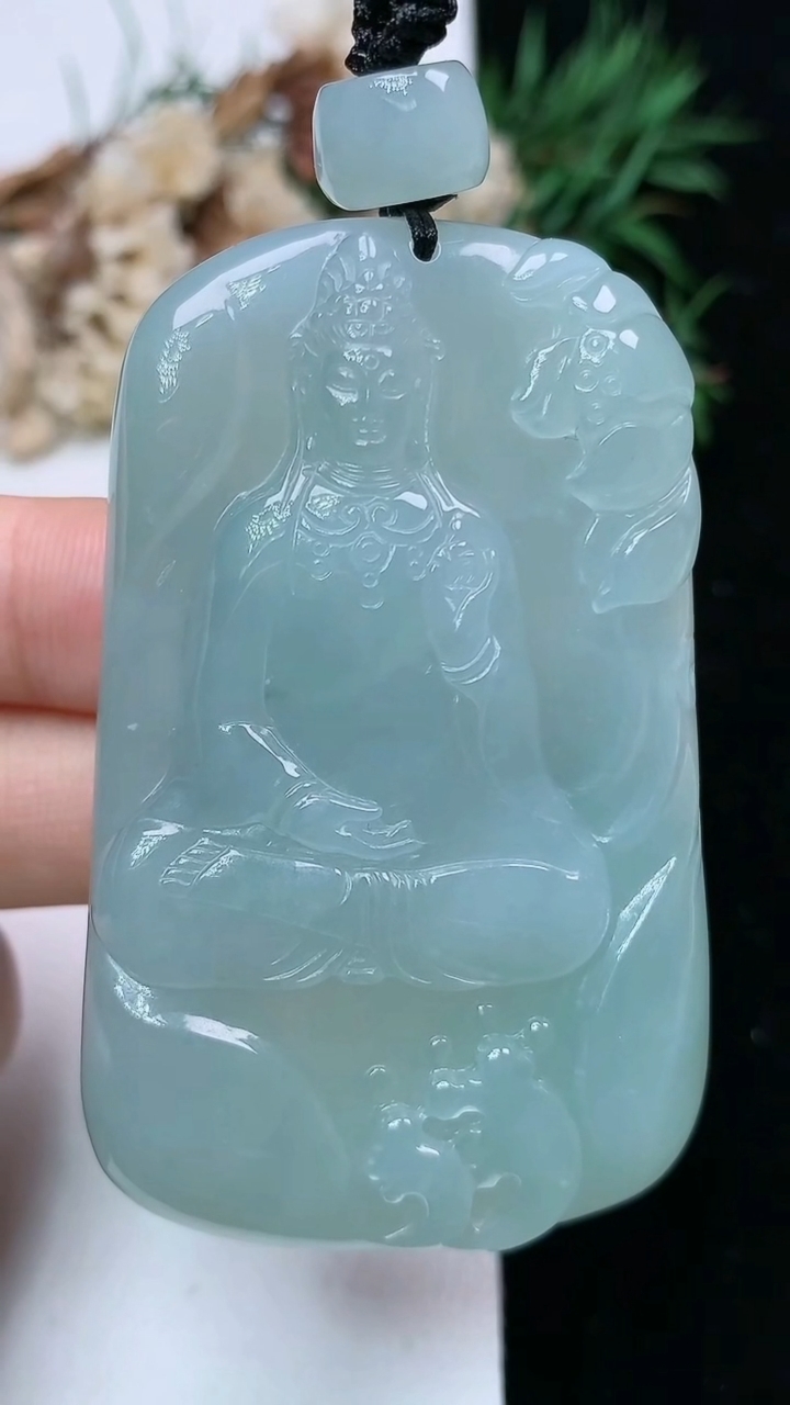 天然A货翡翠素衣观音吊坠，尺寸59-37.5-10.3，重量:53.56g
4月15日