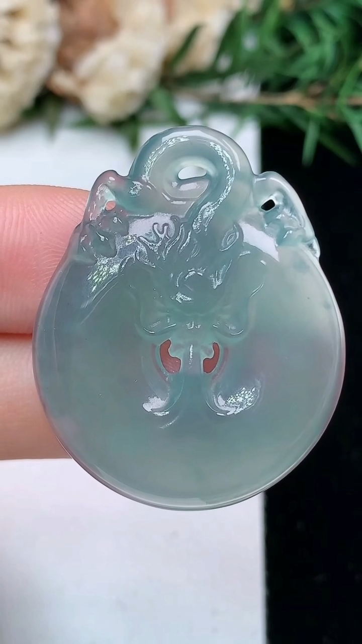 天然A货翡翠蓝水龙牌吊坠，尺寸33.3-27.2-4.2，重量:6.49g
4月15日