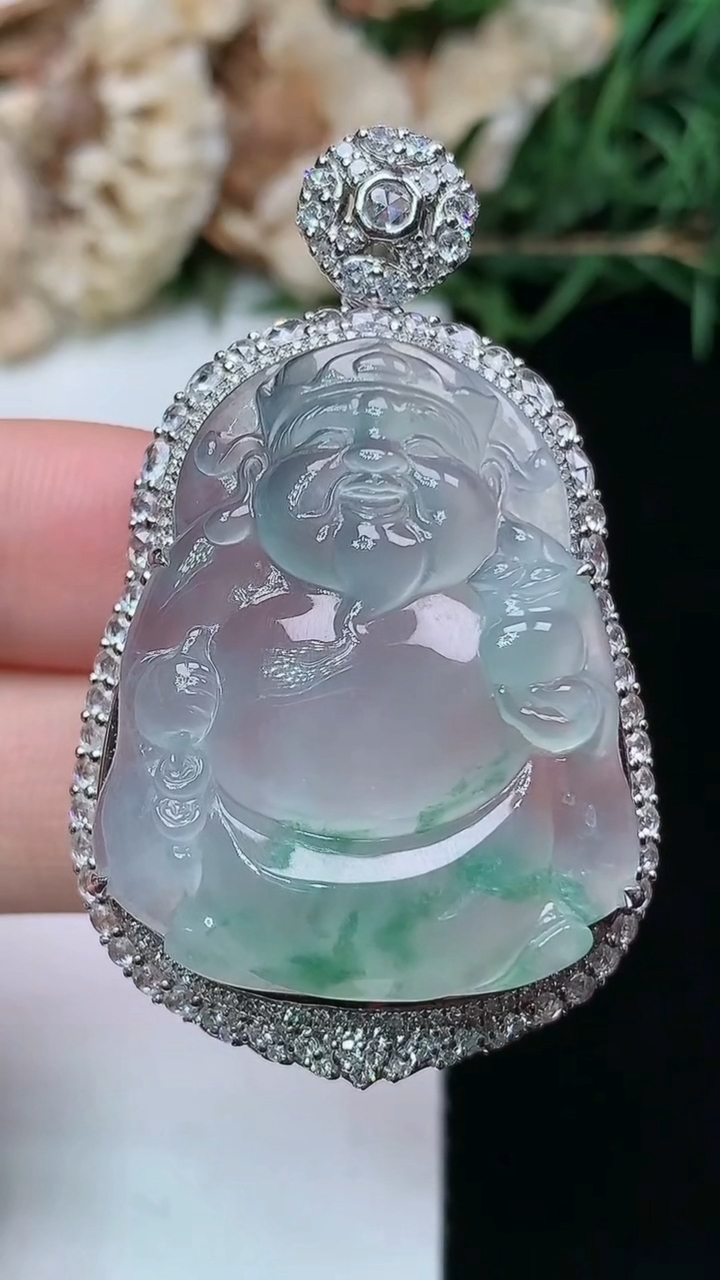 天然A货翡翠飘花财神爷吊坠，尺寸48.6-29.9-12.5，裸石31.9-26.6，重量:14.3