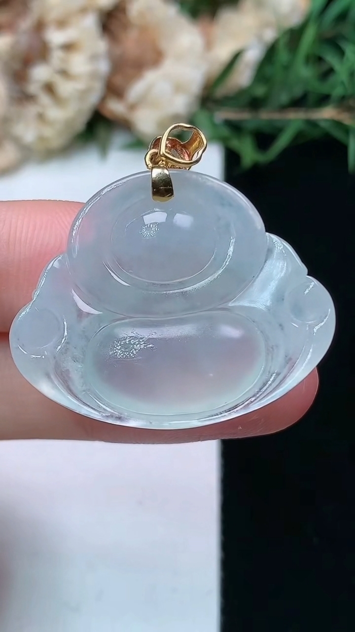 天然A货翡翠白冰佛公吊坠，尺寸24-30.3-6.8，重量:7.49g
4月15日