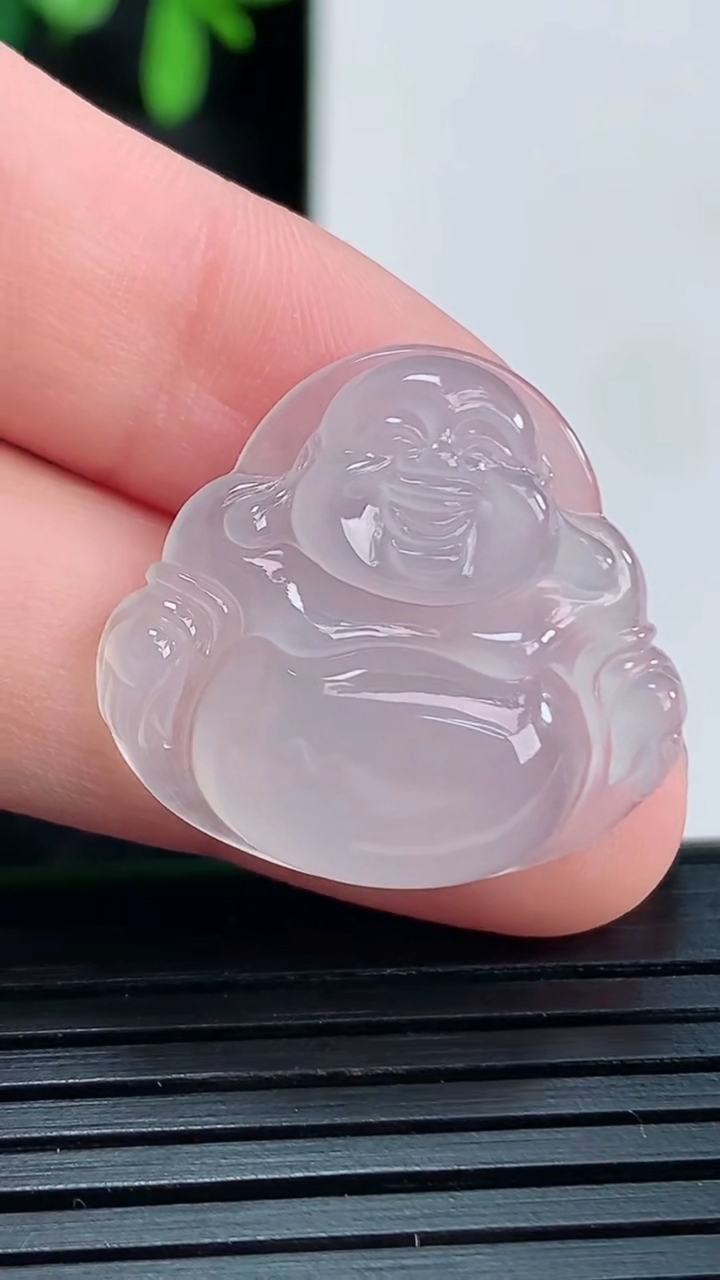 天然A货翡翠佛公吊坠尺寸22.1-24.3-4.8重量:4.58g
4月15日