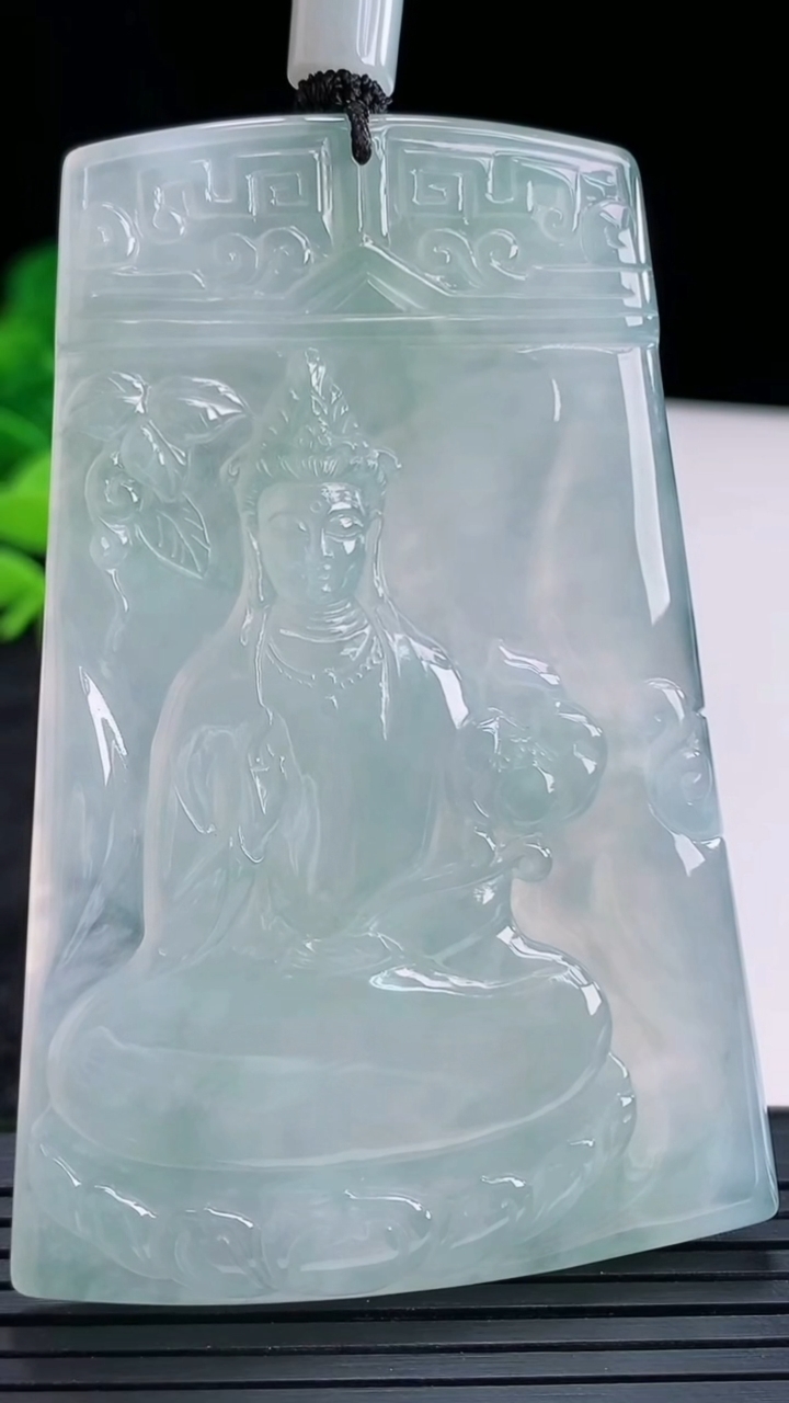 天然A货翡翠大势至菩萨吊坠尺寸72-47.8-5.7重量:50.51g
4月15日