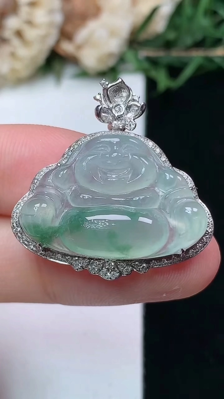 天然A货翡翠飘花佛公吊坠，尺寸27-26.7-8.6，裸石16-24.2，重量:4.72g
4月15日