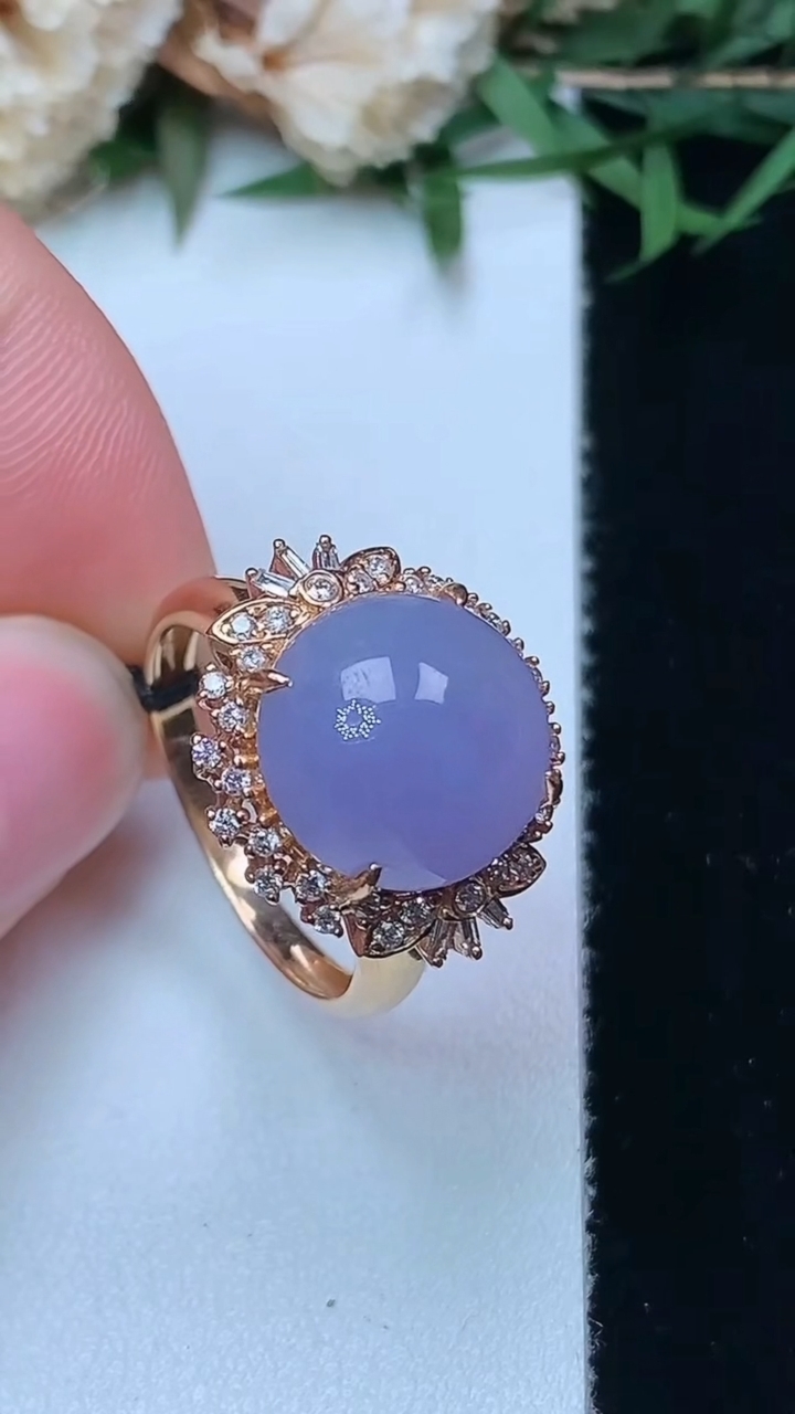 天然A货翡翠k金紫罗兰蛋面戒指，尺寸17.2-11.9-11.3，重量:5.42g2026年4月15