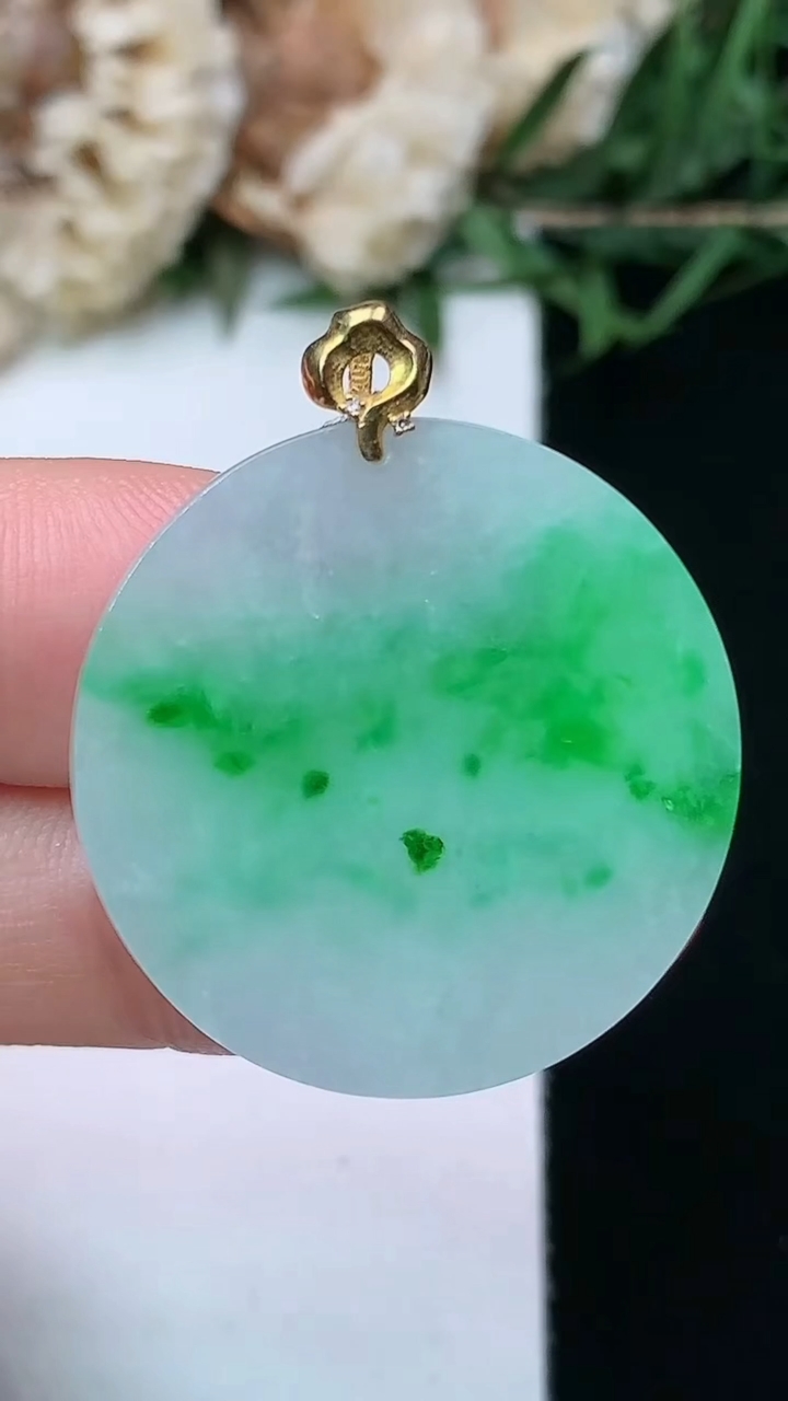 天然A货翡翠无事牌吊坠，尺寸26.4-27，重量:5.12g
4月15日