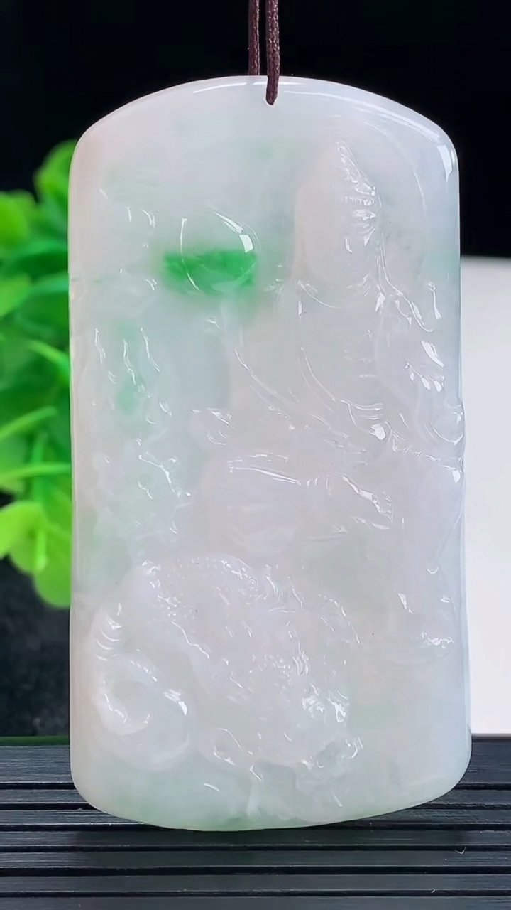 天然A货翡翠祥龙大势至菩萨吊坠尺寸64.7-34.1-4.7重量:26.96g
4月16日