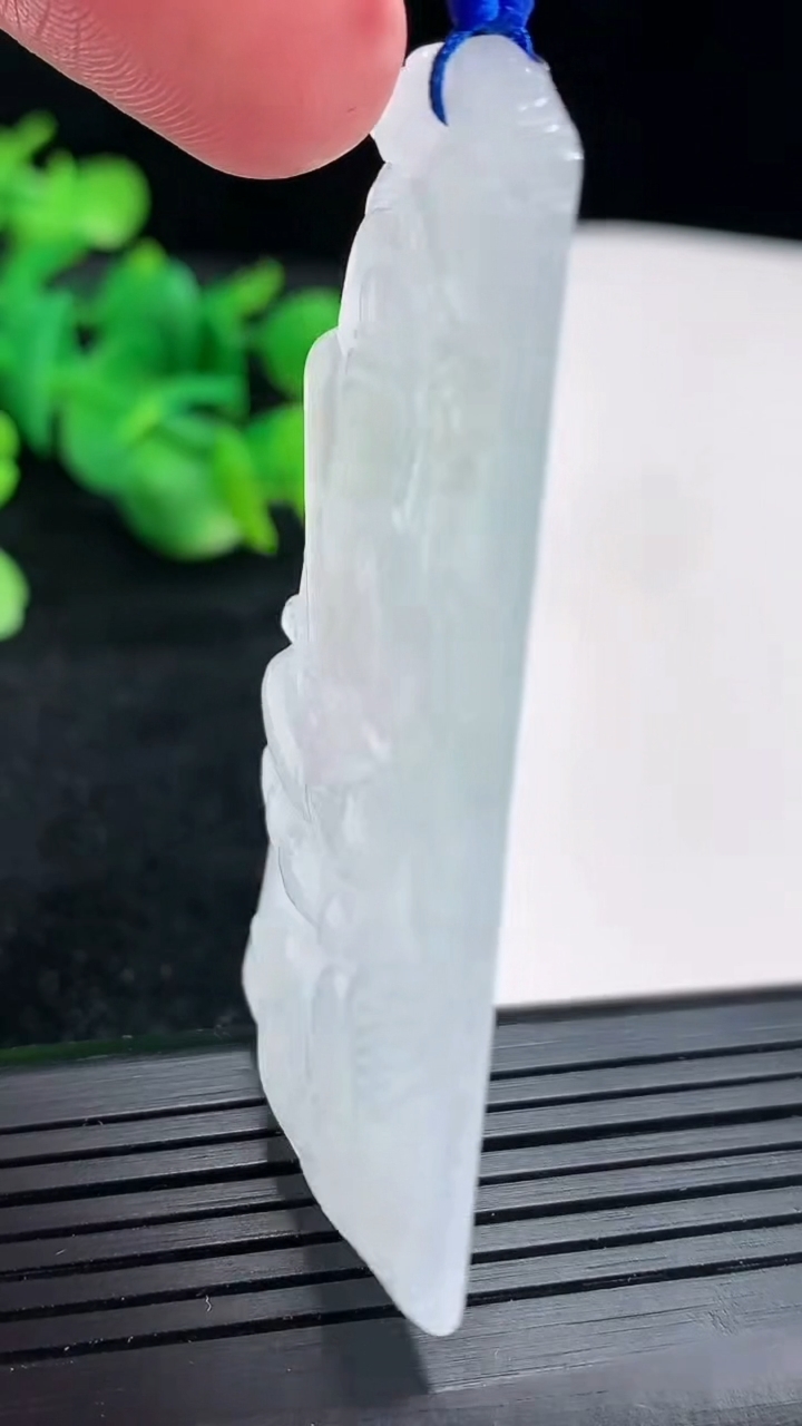 天然A货翡翠普贤菩萨吊坠尺寸61-35-5重量:19.90g
4月16日