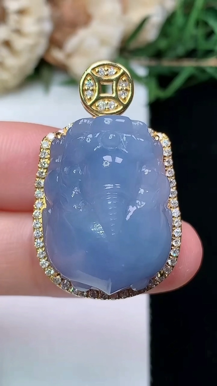 天然A货翡翠k金紫罗兰貔貅吊坠，尺寸33.6-20.8-14.2，裸石23-17.8，重量:10.9