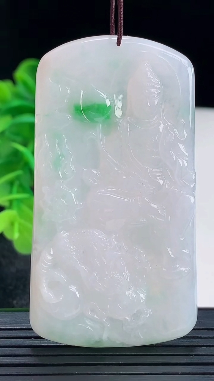 天然A货翡翠祥龙大势至菩萨吊坠尺寸64.7-34.1-4.7重量:26.96g
4月16日