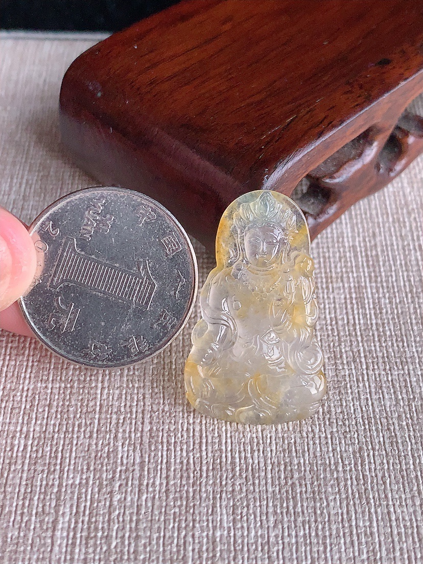 天然A货翡翠黄翡一刀切度母观音镶嵌件 
尺寸31.3-19-2mm 重量2.77g 0415