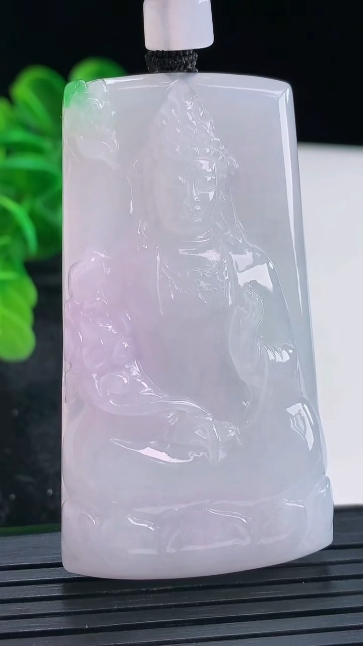 天然A货翡翠春带彩紫罗兰大势至菩萨吊坠尺寸65-35-8.5重量:47.67g
4月16日