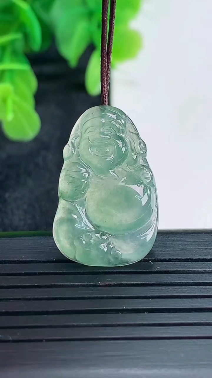 天然A货翡翠财神爷吊坠尺寸25.7-15.9-3.9重量:3.48g
4月16日