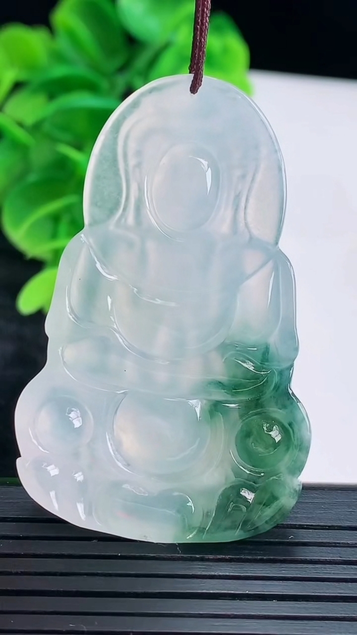 天然A货翡翠种飘花观音菩萨吊坠尺寸51.9-32.5-5.5重量:16.63g
4月16日