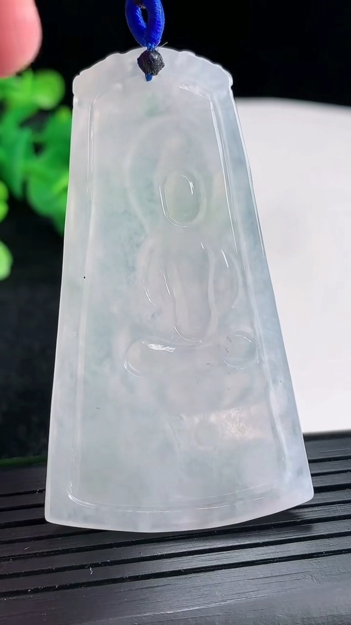 天然A货翡翠普贤菩萨吊坠尺寸61-35-5重量:19.90g
4月16日