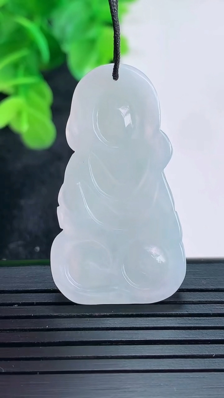 天然A货翡翠文殊菩萨吊坠尺寸38.8-21.4-5.6重量:7.51g
4月16日