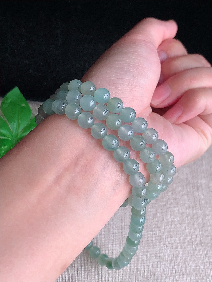 天然A货翡翠飘花圆珠项链毛衣链93颗 
尺寸6.4mm 重量55.14g 0415