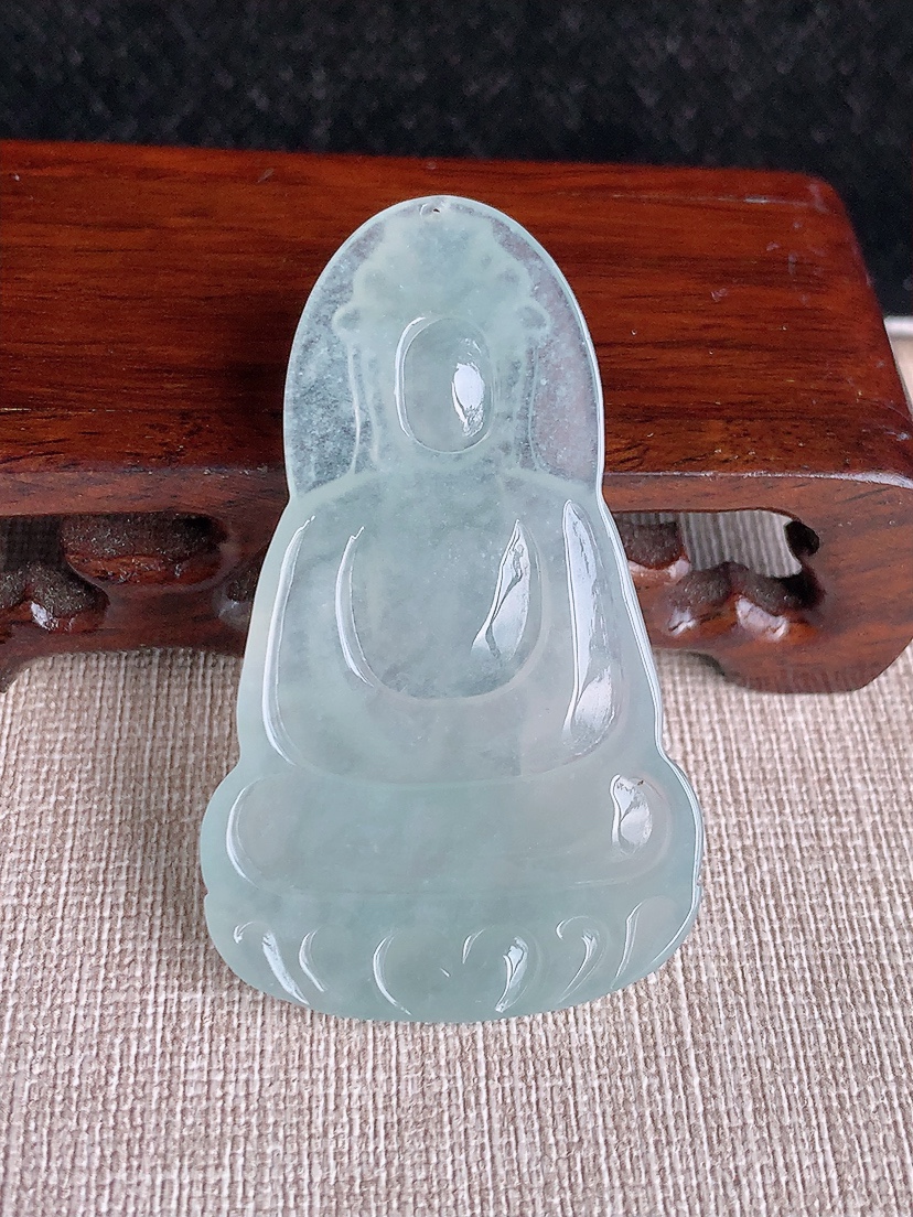 天然A货翡翠晴水素衣观音吊坠 
尺寸57-34.4-4.6mm 重量16.95g 0415