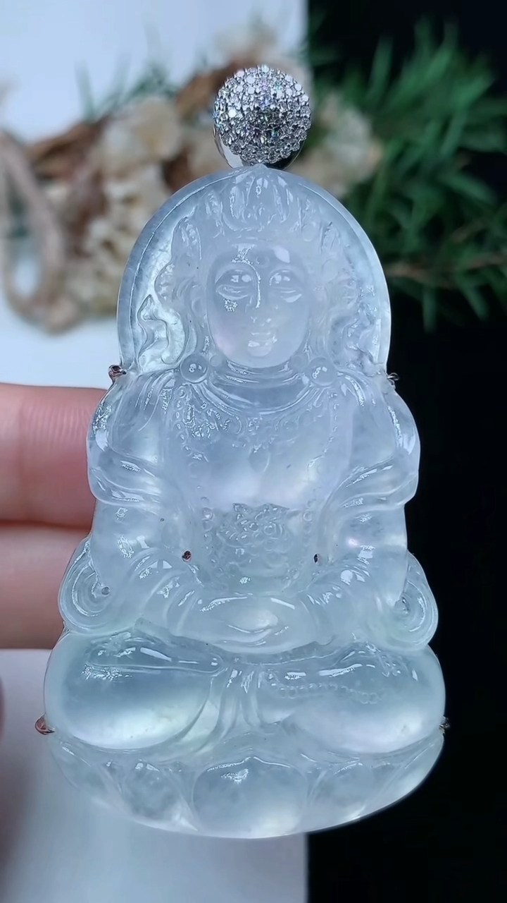 天然A货翡翠白冰度母吊坠，尺寸55.8-33-12.8，重量:32.36g
4月16日