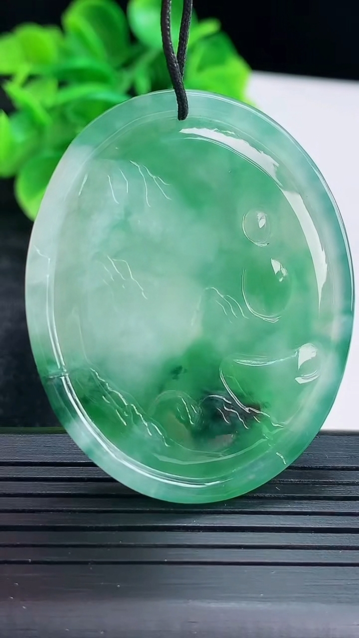 天然A货翡翠大势至菩萨吊坠尺寸49.2-39.9-4.8重量:23.13g
4月16日