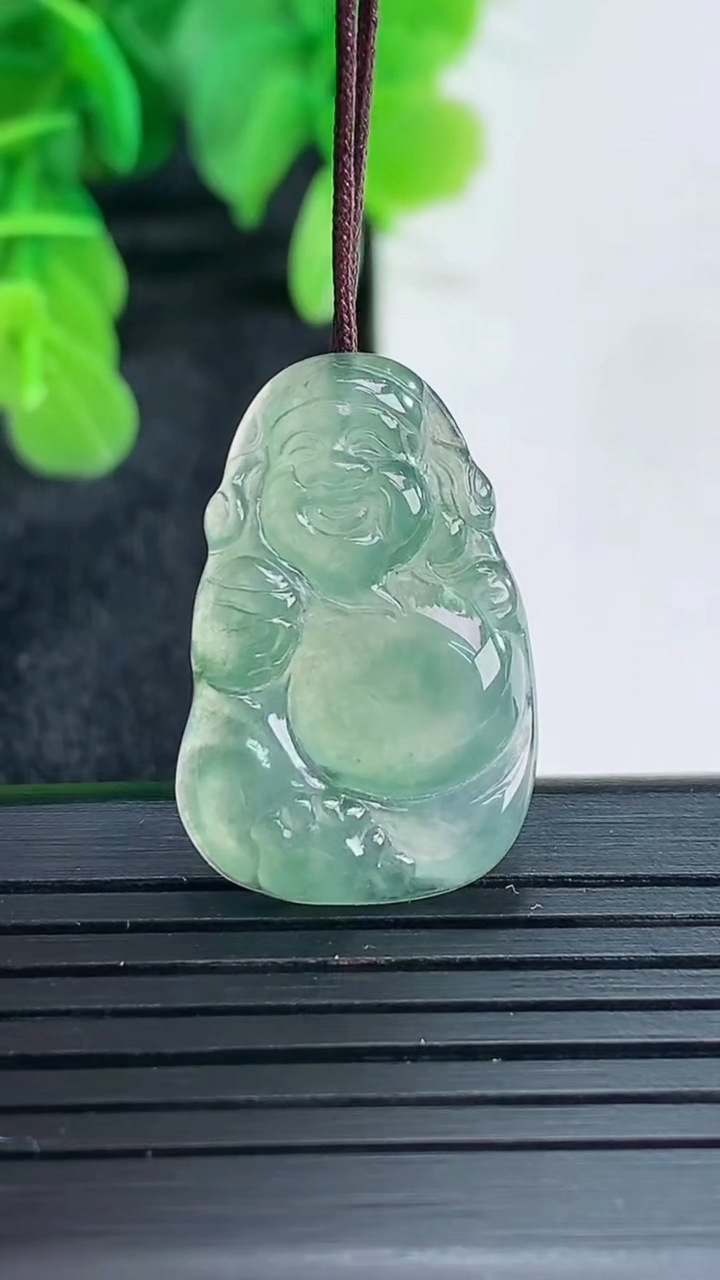 天然A货翡翠财神爷吊坠尺寸25.7-15.9-3.9重量:3.48g
4月16日