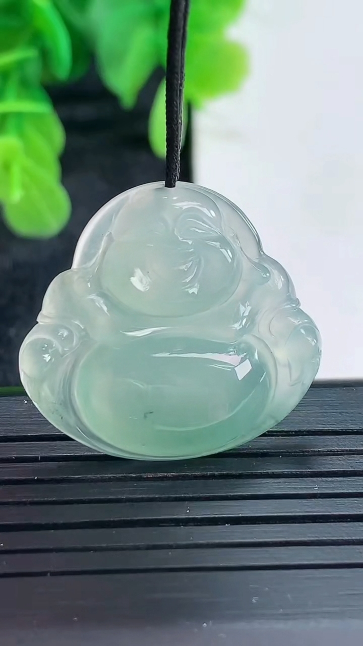 天然A货翡翠飘花佛公吊坠尺寸25-26.9-5.2重量:5.28g
4月16日