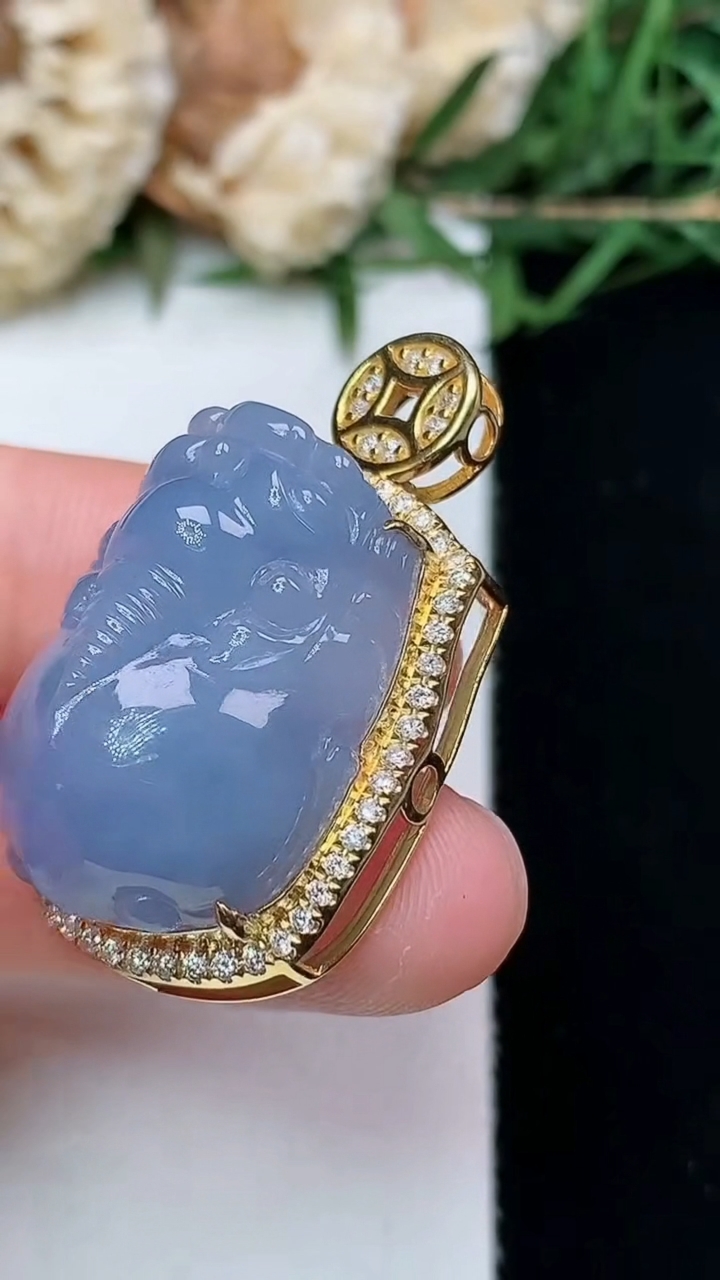 天然A货翡翠k金紫罗兰貔貅吊坠，尺寸33.6-20.8-14.2，裸石23-17.8，重量:10.99g
4月16日