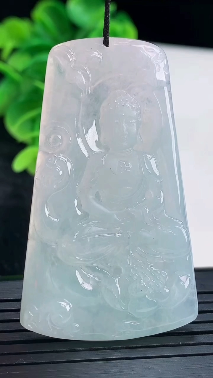 天然A货翡翠大日如来吊坠尺寸57.1-33.9-5重量:20.40g
4月16日