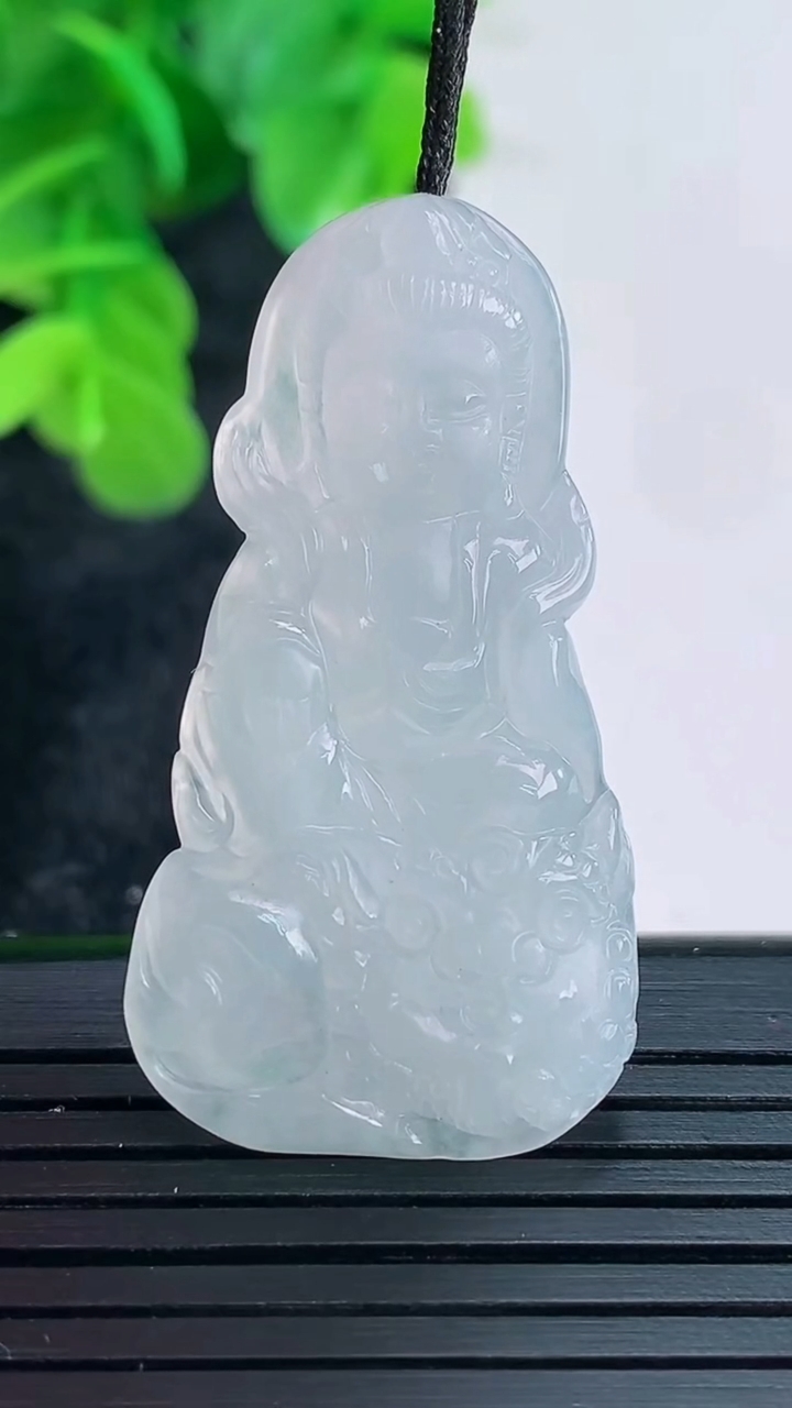 天然A货翡翠文殊菩萨吊坠尺寸39.7-21-4.3重量:6.29g
4月16日