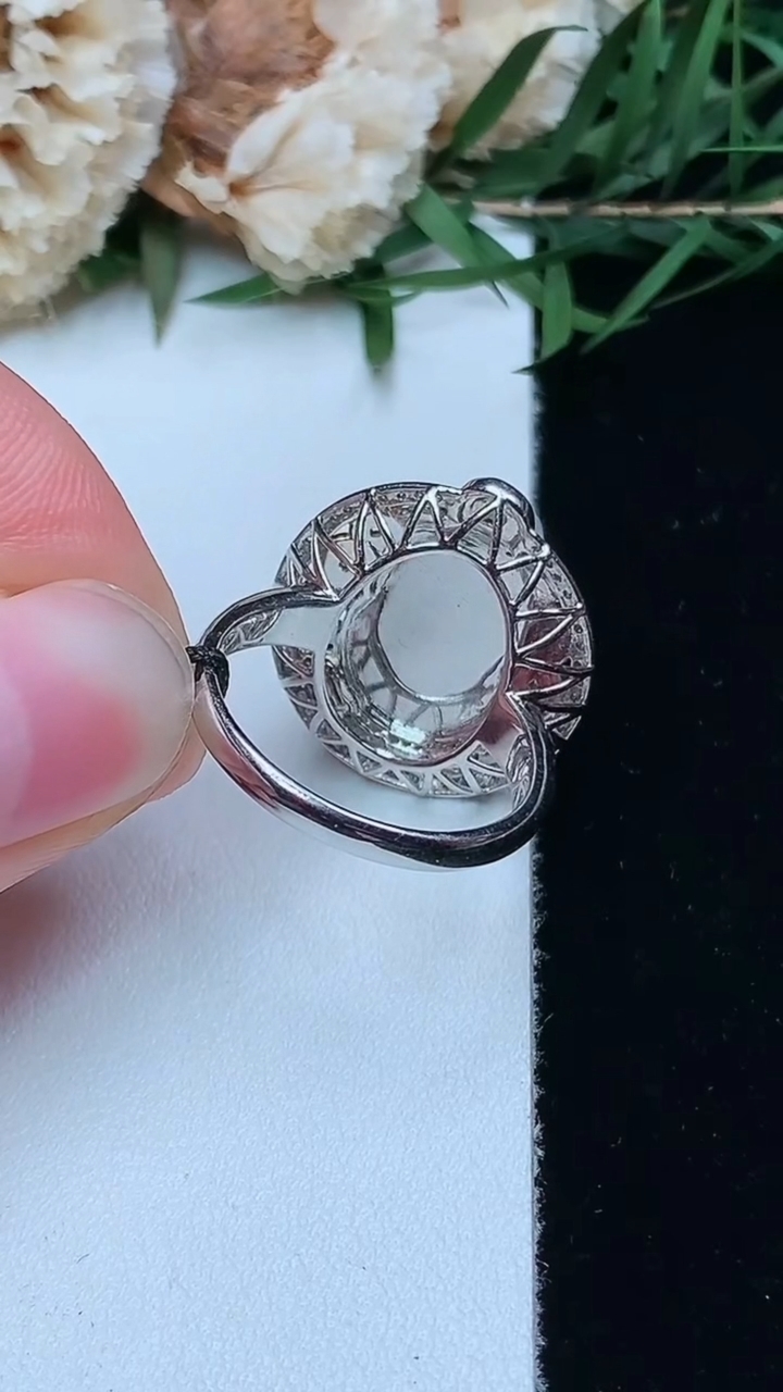 天然A货翡翠紫罗兰貔貅戒指，尺寸17.6-14.7-9.5，重量:6.02g
4月16日