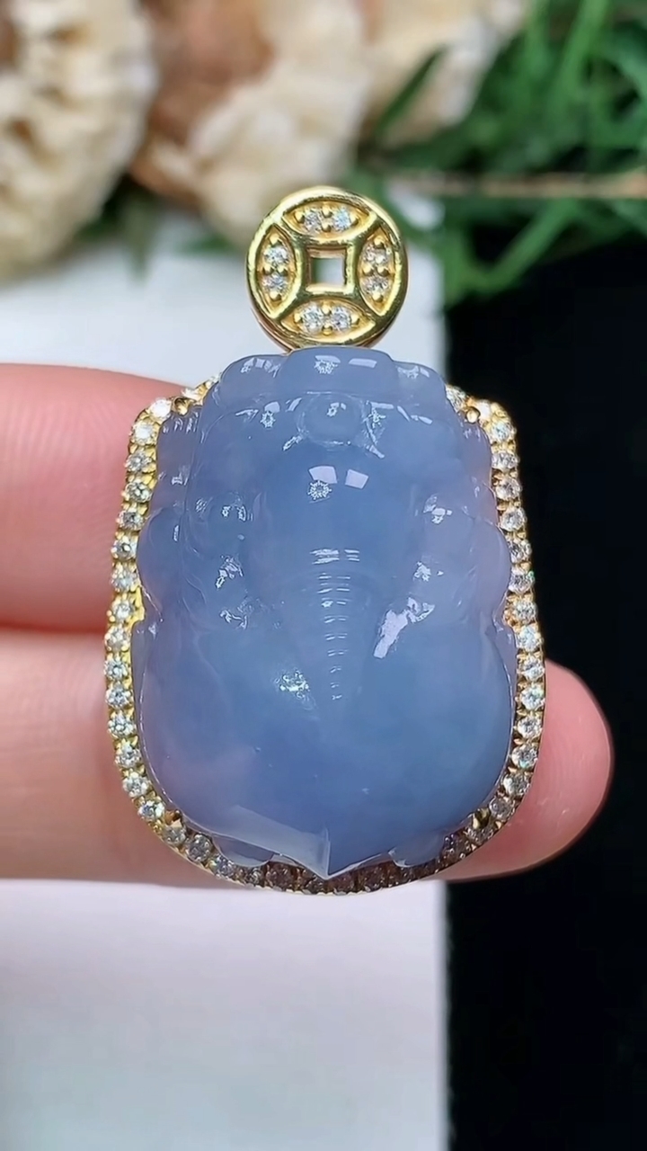 天然A货翡翠k金紫罗兰貔貅吊坠，尺寸33.6-20.8-14.2，裸石23-17.8，重量:10.9