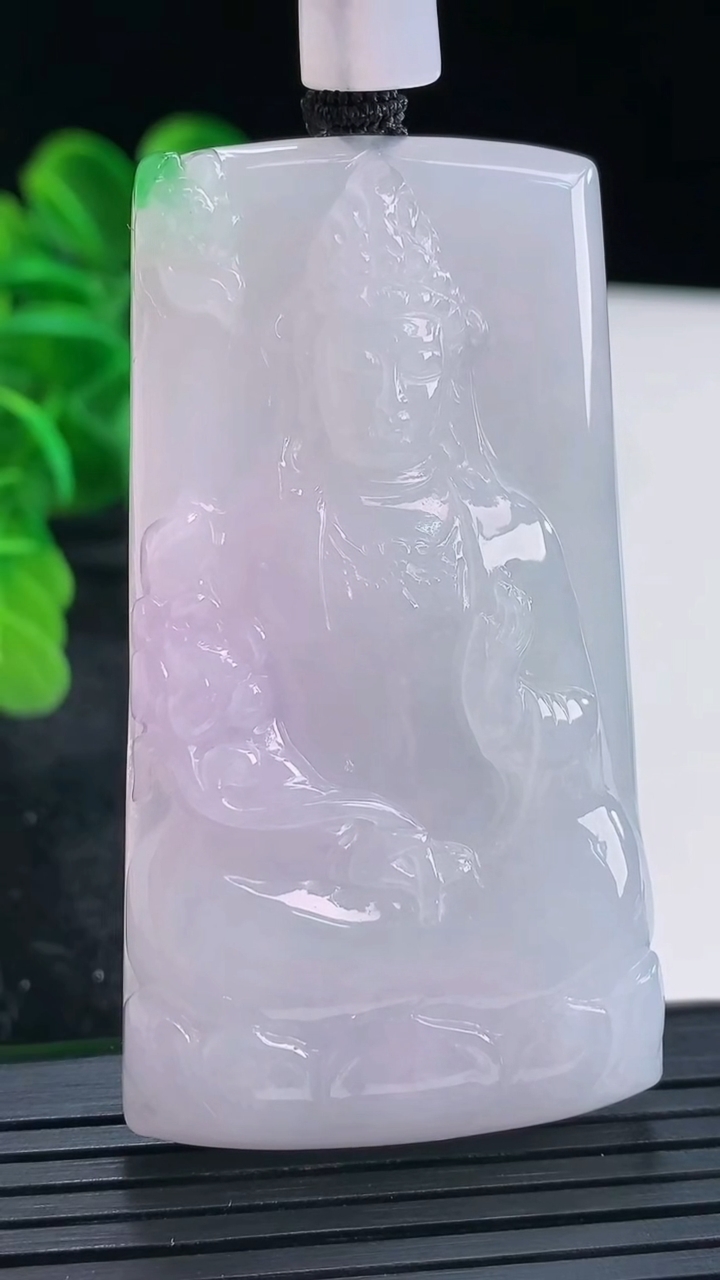 天然A货翡翠春带彩紫罗兰大势至菩萨吊坠尺寸65-35-8.5重量:47.67g
4月16日