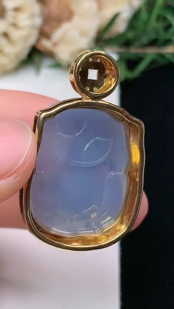 天然A货翡翠k金紫罗兰貔貅吊坠，尺寸33.6-20.8-14.2，裸石23-17.8，重量:10.99g
4月16日