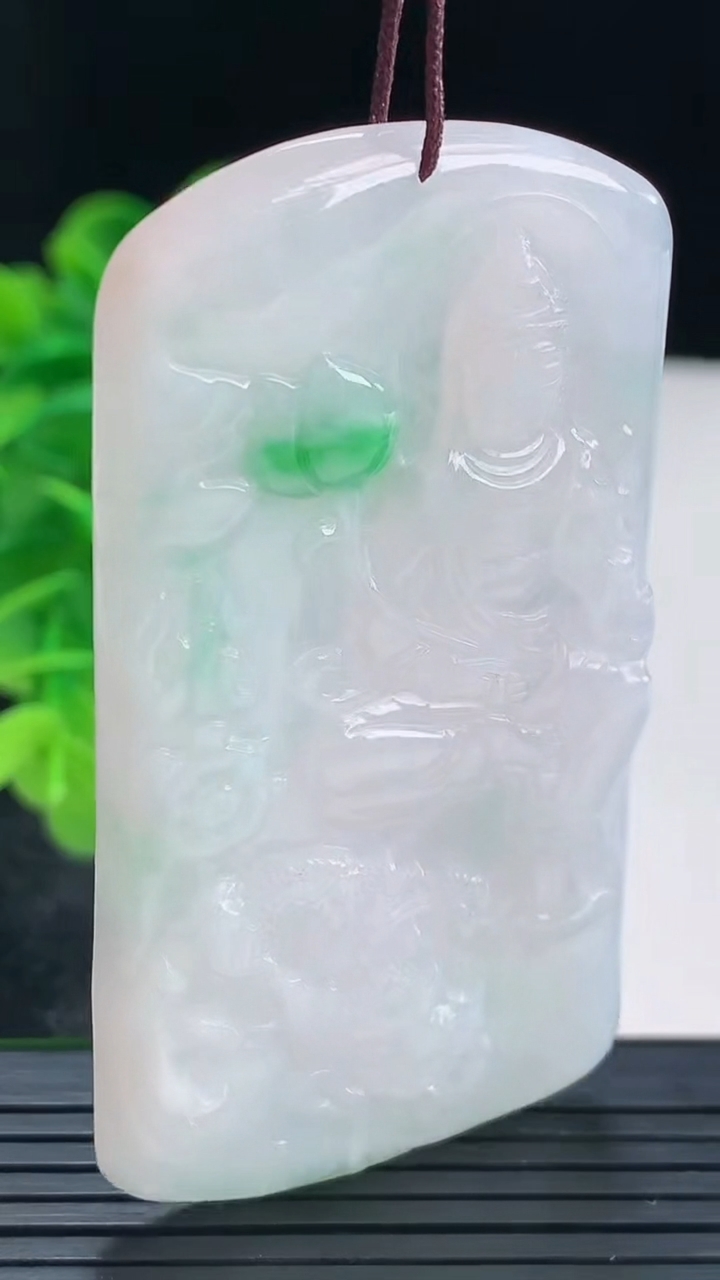 天然A货翡翠祥龙大势至菩萨吊坠尺寸64.7-34.1-4.7重量:26.96g
4月16日