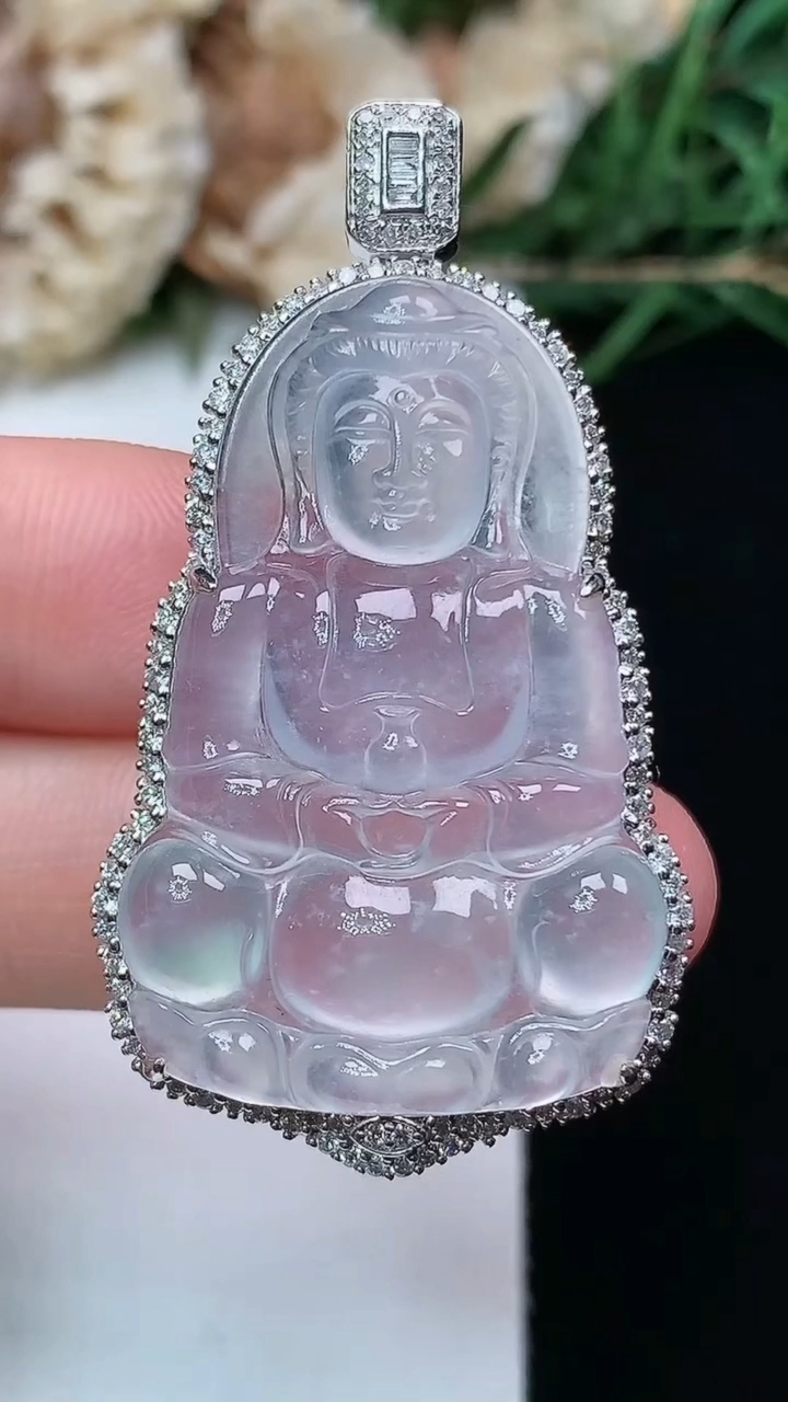 天然A货翡翠观音菩萨吊坠，尺寸45.4-25.4-9.9，裸石34.7-22.6，重量:9.48g
