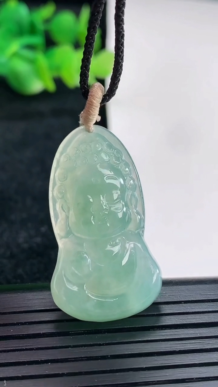 天然A货翡翠宝宝佛吊坠尺寸32-19.5-5.2重量:6.87g
4月16日