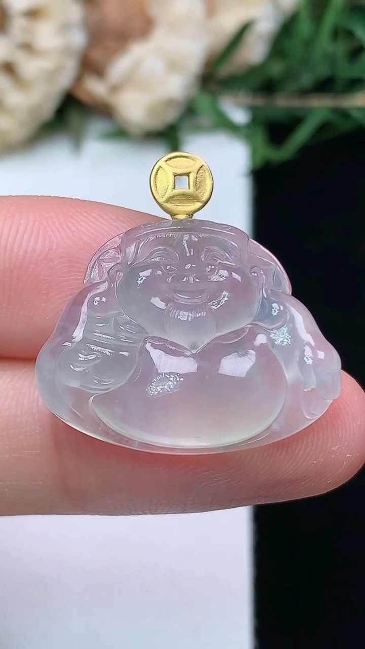 天然A货翡翠白冰财神爷吊坠，尺寸17.6-23.3-5.5，重量:4.21g
4月16日