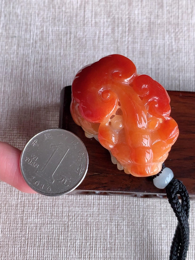 天然A货翡翠红翡招财貔貅吊坠  
尺寸42.2-27-23mm 重量59.30g 0415