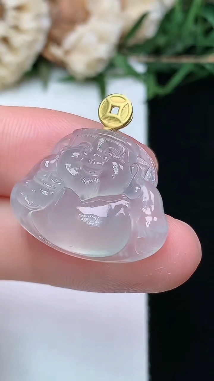 天然A货翡翠白冰财神爷吊坠，尺寸17.6-23.3-5.5，重量:4.21g
4月16日