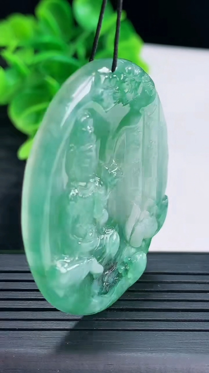 天然A货翡翠大势至菩萨吊坠尺寸49.2-39.9-4.8重量:23.13g
4月16日