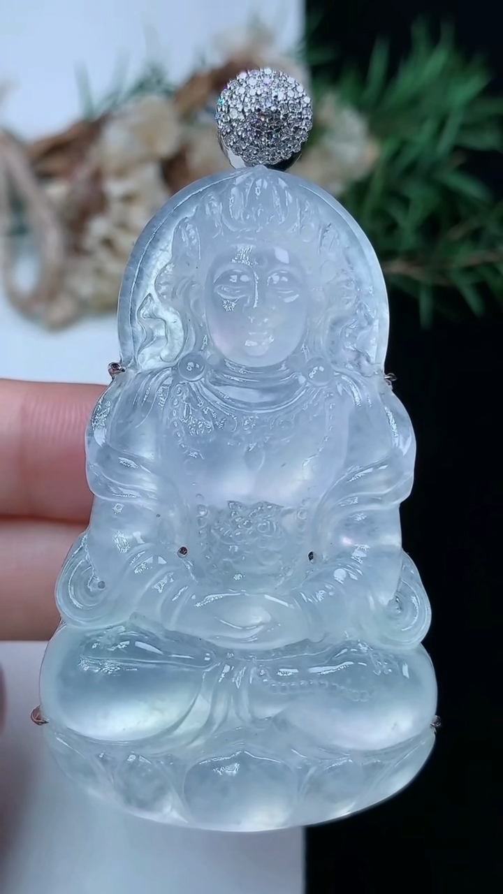 天然A货翡翠白冰度母吊坠，尺寸55.8-33-12.8，重量:32.36g
4月16日