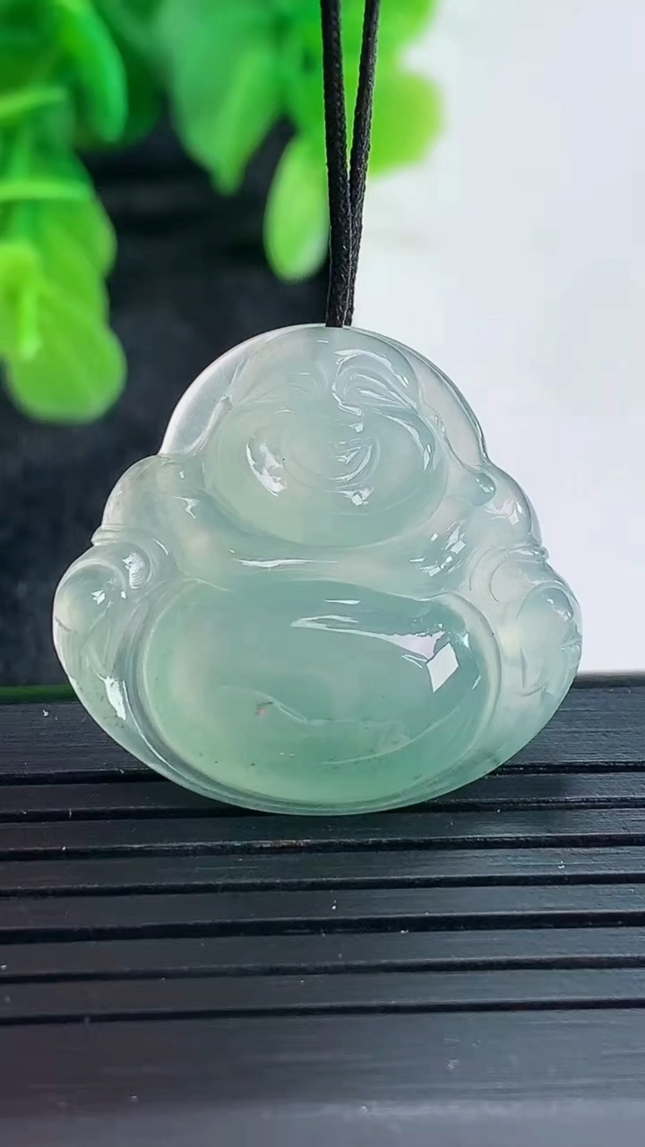 天然A货翡翠飘花佛公吊坠尺寸25-26.9-5.2重量:5.28g
4月16日