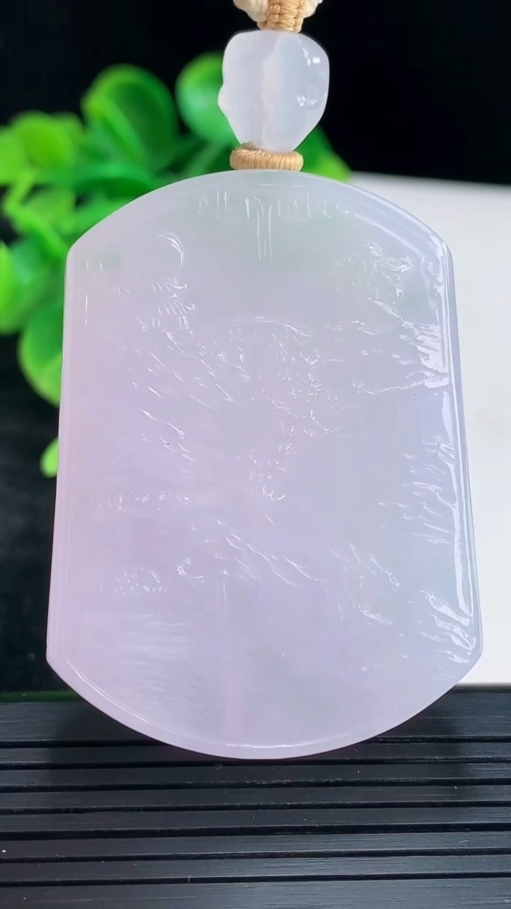 天然A货翡翠春带彩紫罗兰仿古无事牌吊坠尺寸50.9-37.7-11.1重量:64.05g
4月16日