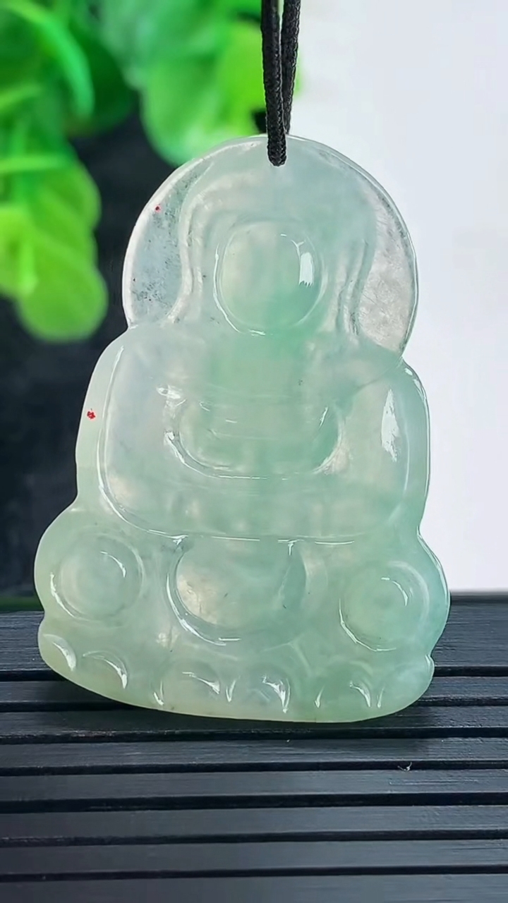天然A货翡翠观音菩萨吊坠尺寸37.1-25-3.9重量:6.73g
4月16日
