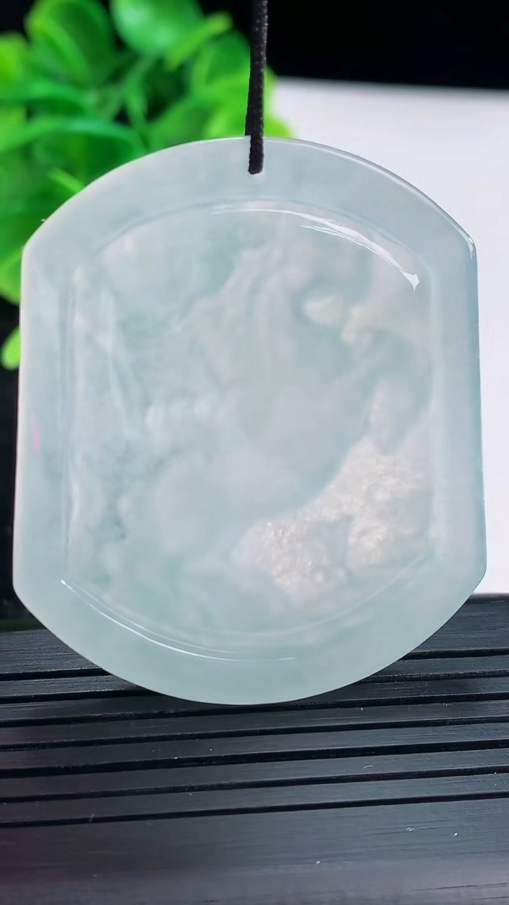 天然A货翡翠生肖马吊坠尺寸48.2-40.9-5.2重量:23.88g
4月16日